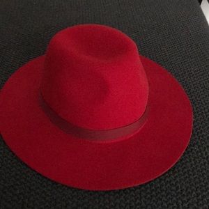 RED BRIXTON HAT